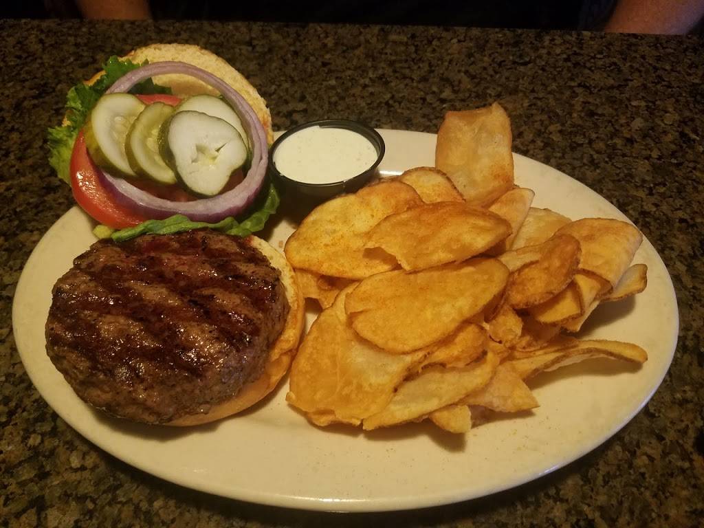 Gecko’s Grill & Pub | restaurant | 7228 55th Ave E, Bradenton, FL 34203, USA | 9417278988 OR +1 941-727-8988