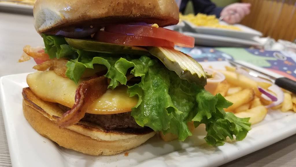 Perkins Restaurant & Bakery | restaurant | 4005 W Michigan St, Duluth, MN 55807, USA | 2186281038 OR +1 218-628-1038