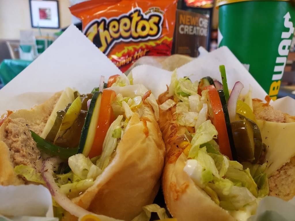 Subway | restaurant | 2448 N Clovis Ave, Fresno, CA 93727, USA | 5592922020 OR +1 559-292-2020