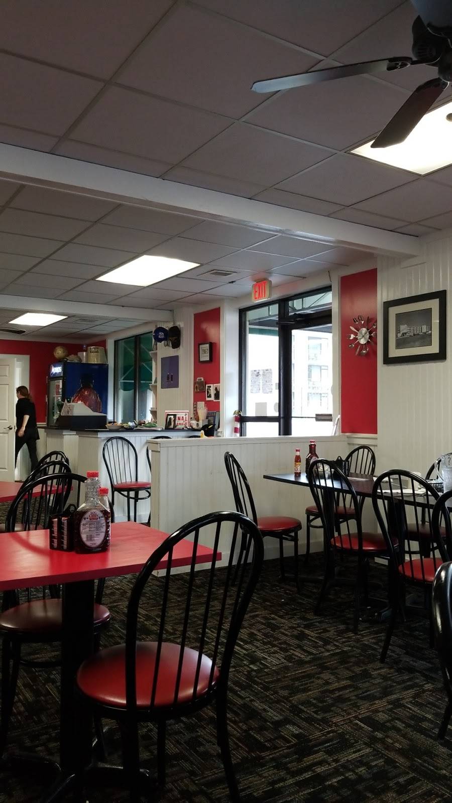 Coachs Corner Diner | restaurant | 7300 Coastal Hwy, Ocean City, MD 21842, USA | 4107232468 OR +1 410-723-2468