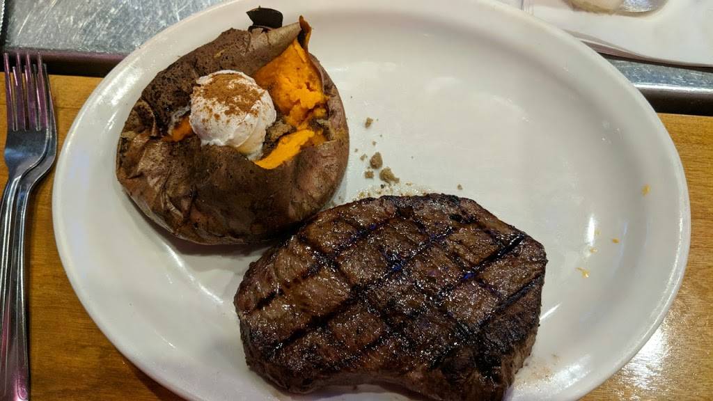 Texas Roadhouse | restaurant | 2299 N 2nd St, Millville, NJ 08332, USA | 8562931894 OR +1 856-293-1894