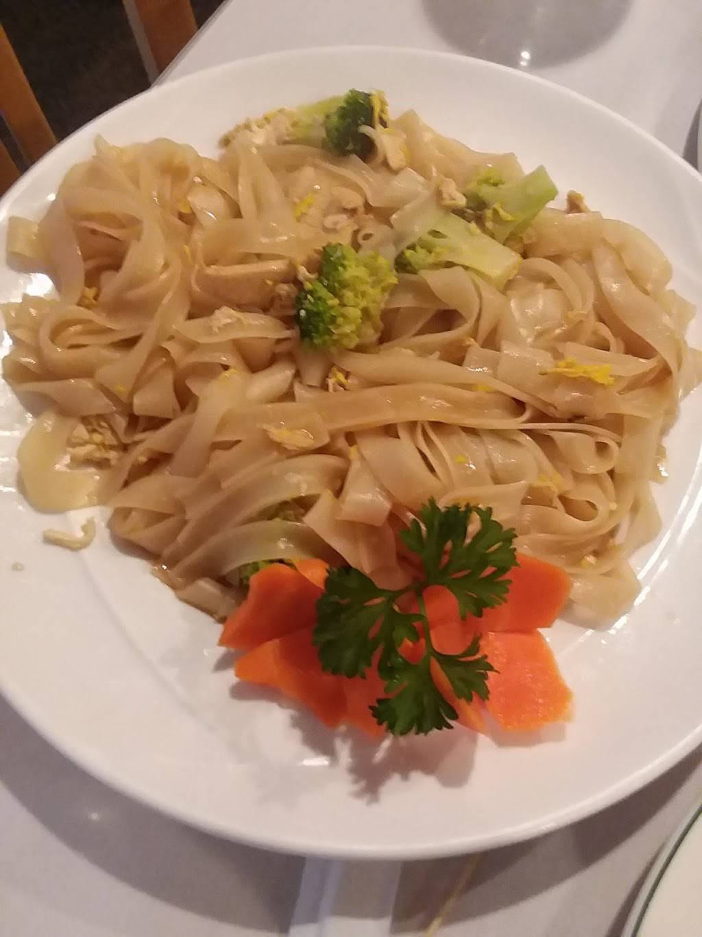 Lemon Grass | restaurant | 912 W Lamar Alexander Pkwy, Maryville, TN 37801, USA | 8656818785 OR +1 865-681-8785