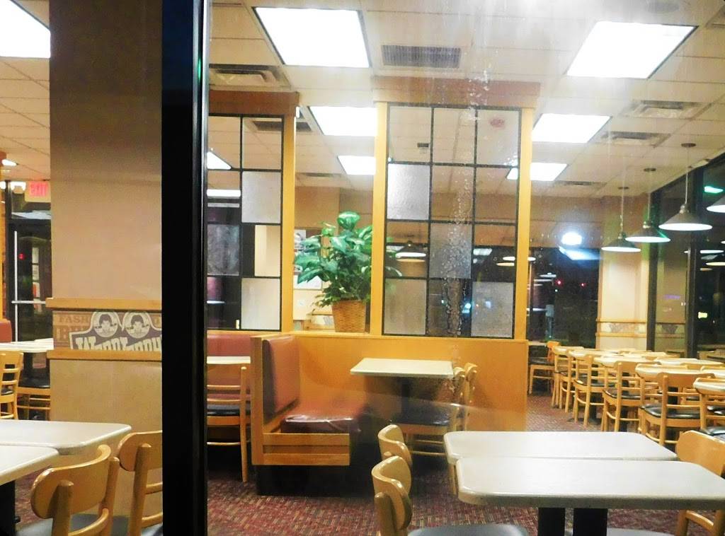 Wendys | restaurant | 956 N York Road, Elmhurst, IL 60126, USA | 6305305041 OR +1 630-530-5041