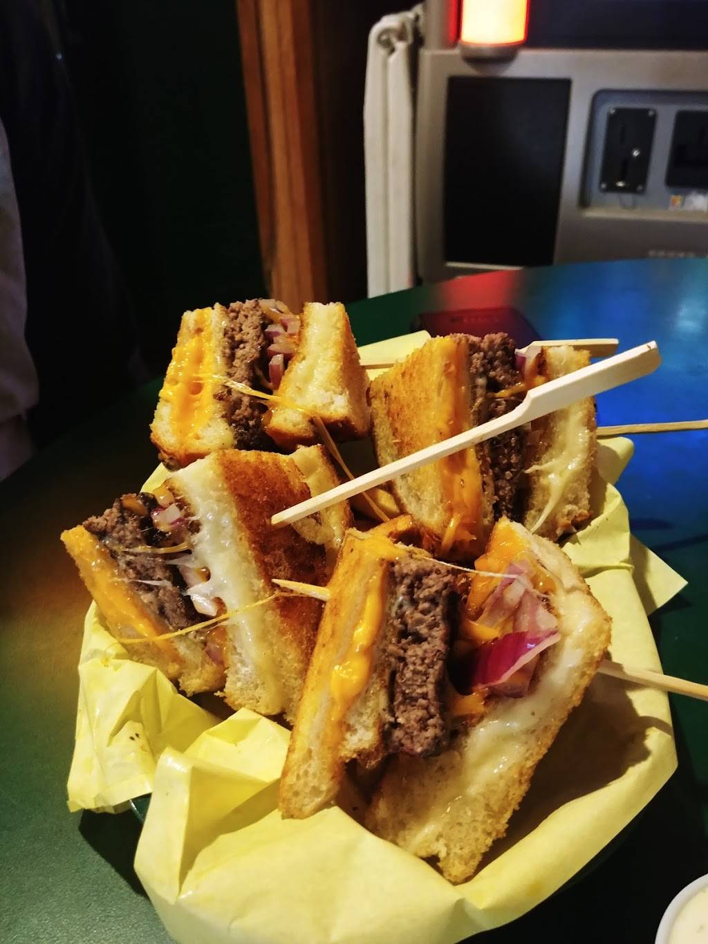 Ryans Saloon & Broiler | restaurant | 924 S Wells Ave, Reno, NV 89502, USA | 7753234142 OR +1 775-323-4142