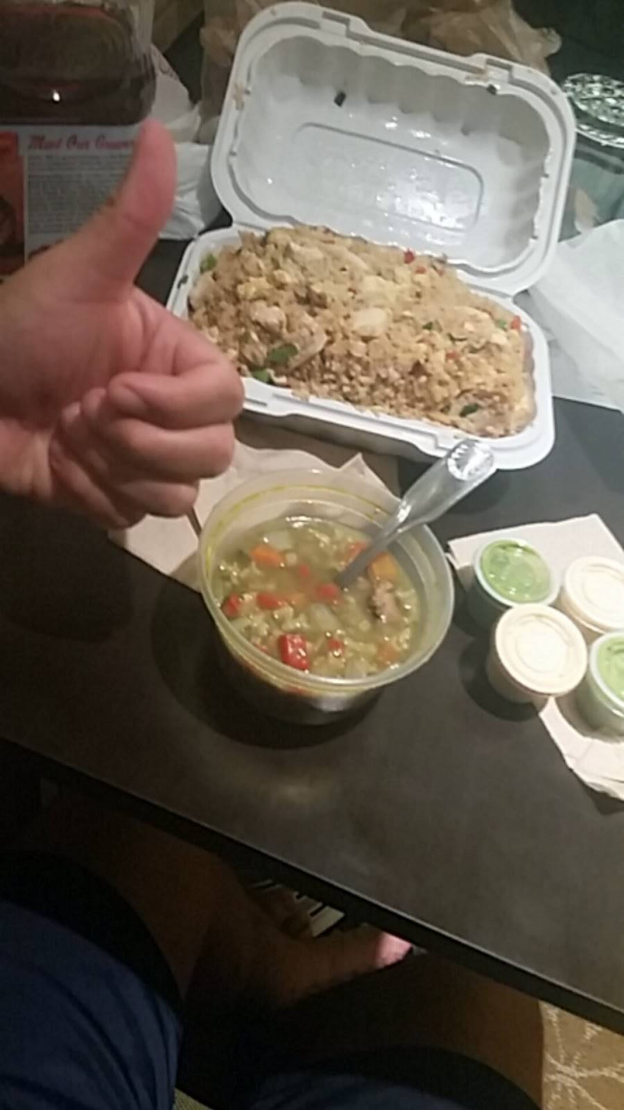 Chicken on the Run | restaurant | 4933 St Elmo Ave, Bethesda, MD 20814, USA | 3016529004 OR +1 301-652-9004