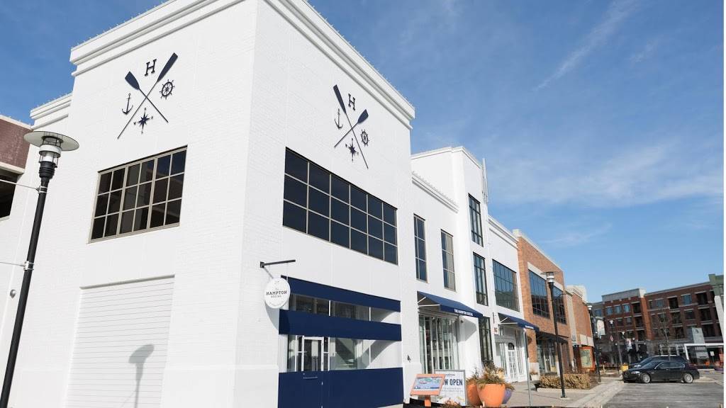 The Hampton Social | restaurant | 705 Village Center Dr, Burr Ridge, IL 60527, USA | 6302190009 OR +1 630-219-0009