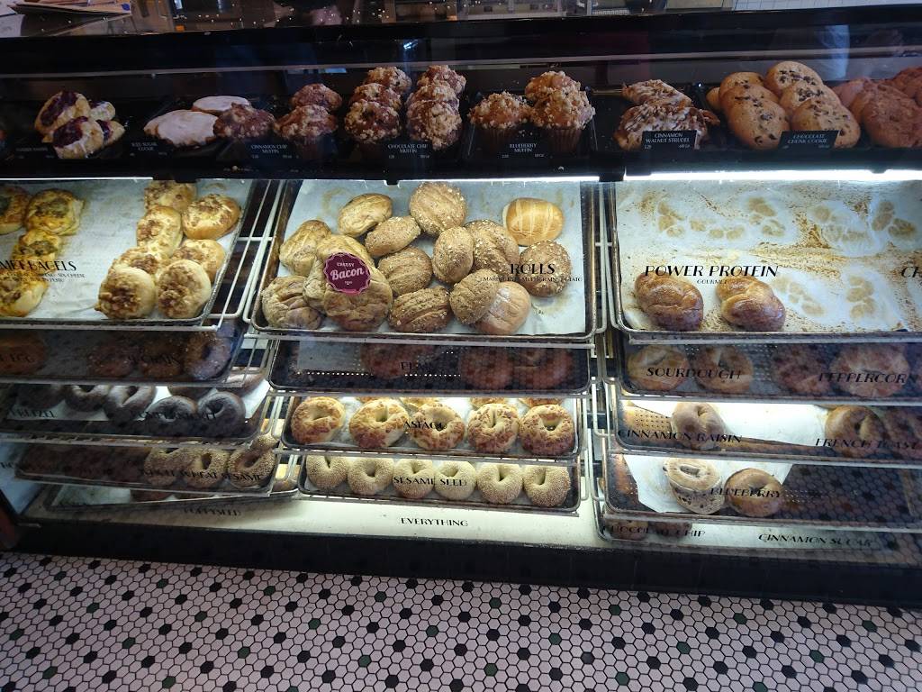 Noahs Bagels | cafe | 3351 Lakeshore Ave, Oakland, CA 94610, USA | 5104523744 OR +1 510-452-3744