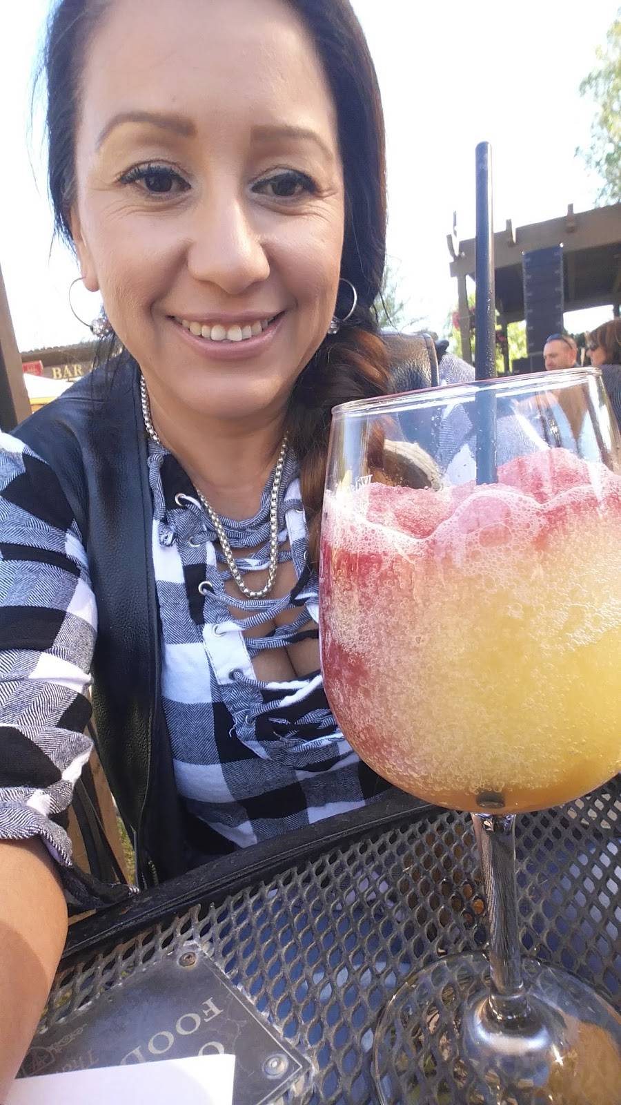 Temecula Wine & Beer Garden | restaurant | 28464 Old Town Front St, Temecula, CA 92590, USA | 9515064474 OR +1 951-506-4474