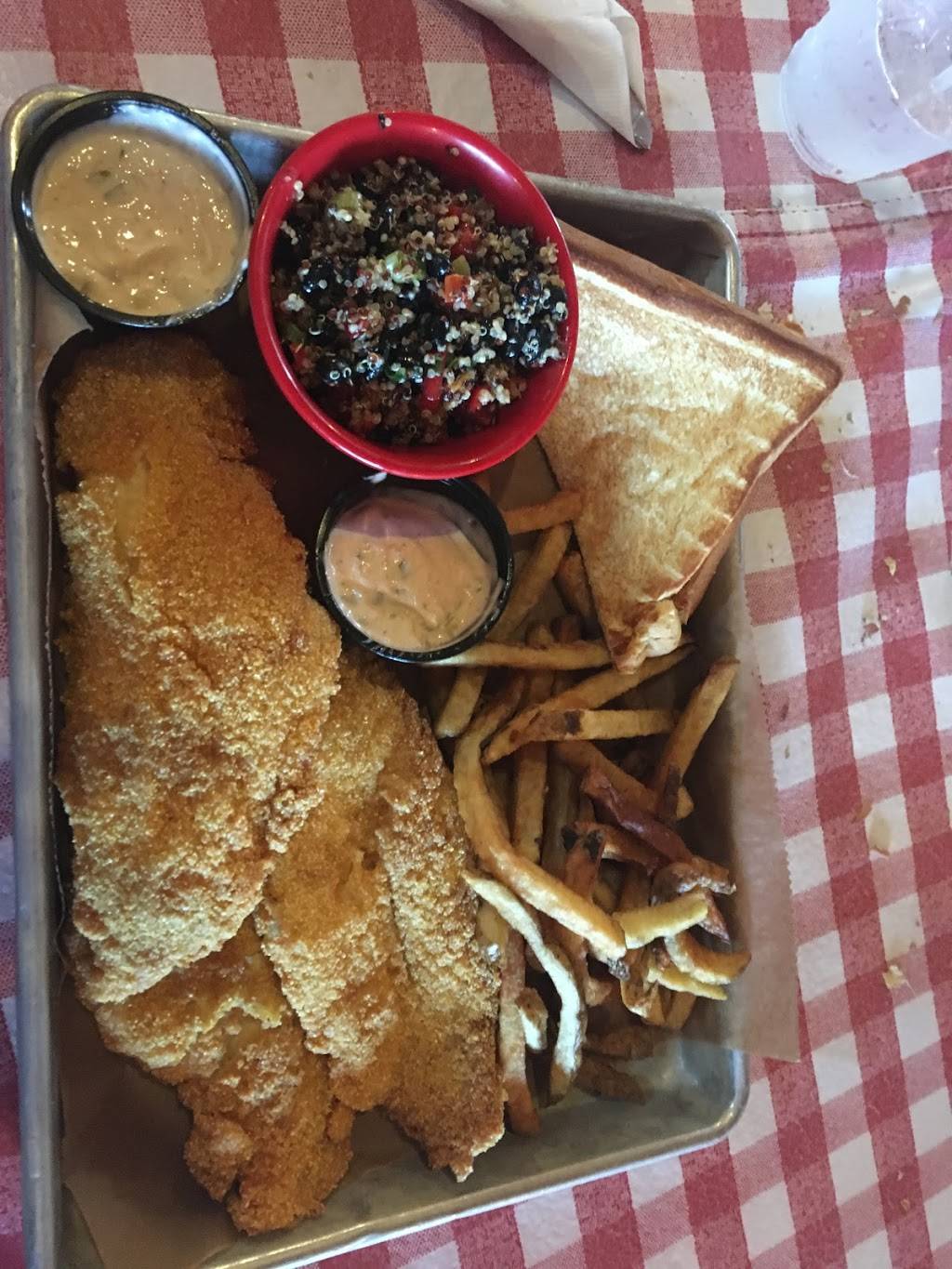 Parker Johns BBQ & Pizza - Menasha | restaurant | 124 Main St, Menasha, WI 54952, USA | 9202156568 OR +1 920-215-6568