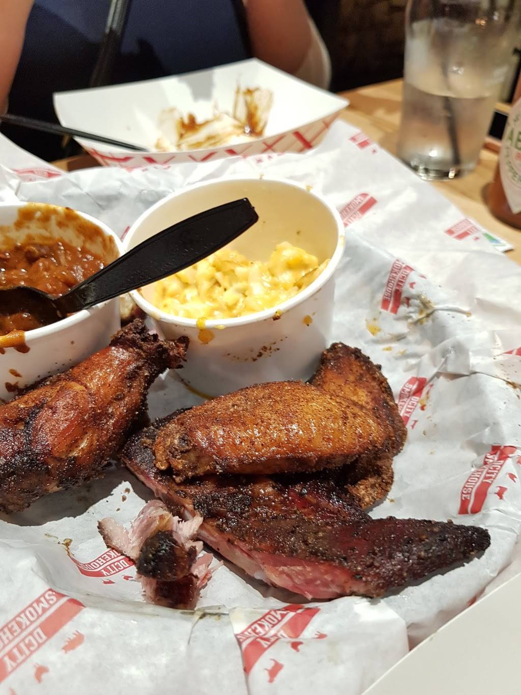 DCity Smokehouse | restaurant | 203 Florida Ave NW, Washington, DC 20001, USA | 2027331919 OR +1 202-733-1919