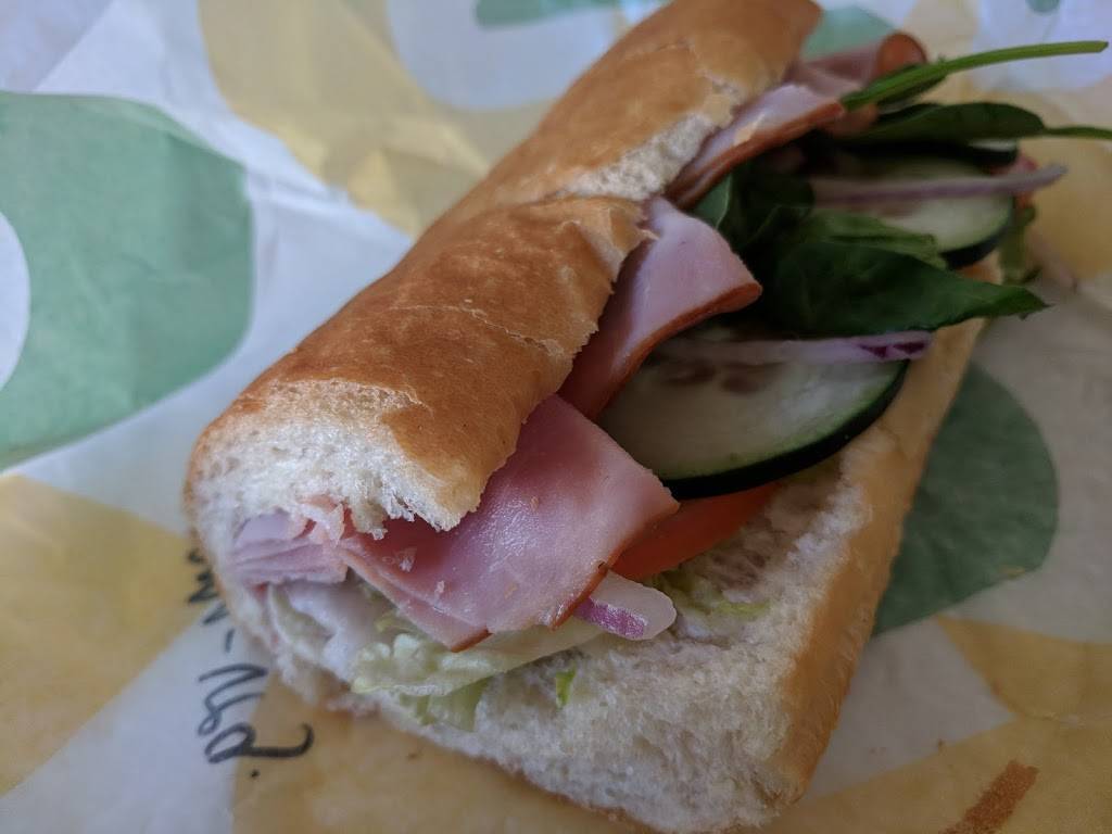 Subway | restaurant | 2508 Las Posas Road, Square Suite B, Camarillo, CA 93010, USA | 8059870198 OR +1 805-987-0198