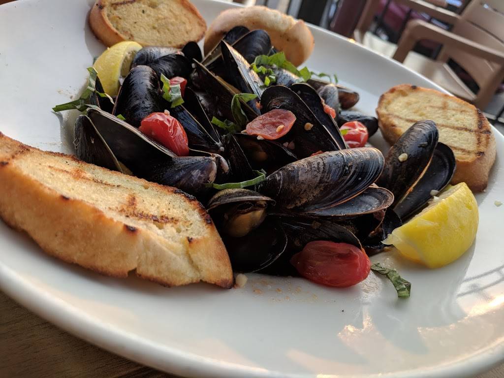 Uccellos Ristorante - Grandville | night club | 3940 Rivertown Pkwy, Grandville, MI 49418, USA | 6162499344 OR +1 616-249-9344