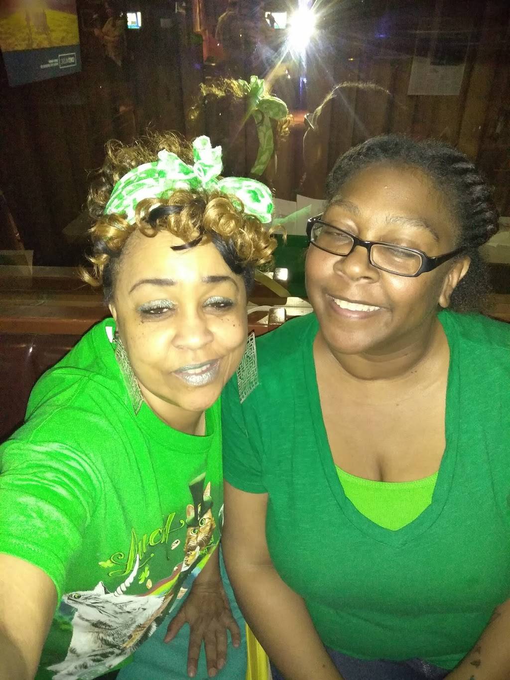 Larrys Restaurant & Lounge | restaurant | 2572 Murfreesboro Pike, Nashville, TN 37217, USA | 6153603981 OR +1 615-360-3981