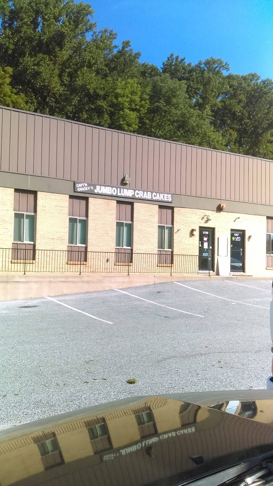 Captn Chuckys Crab Cake Co, Newtown Square | restaurant | 5149 West Chester Pike, Newtown Square, PA 19073, USA | 6103557525 OR +1 610-355-7525