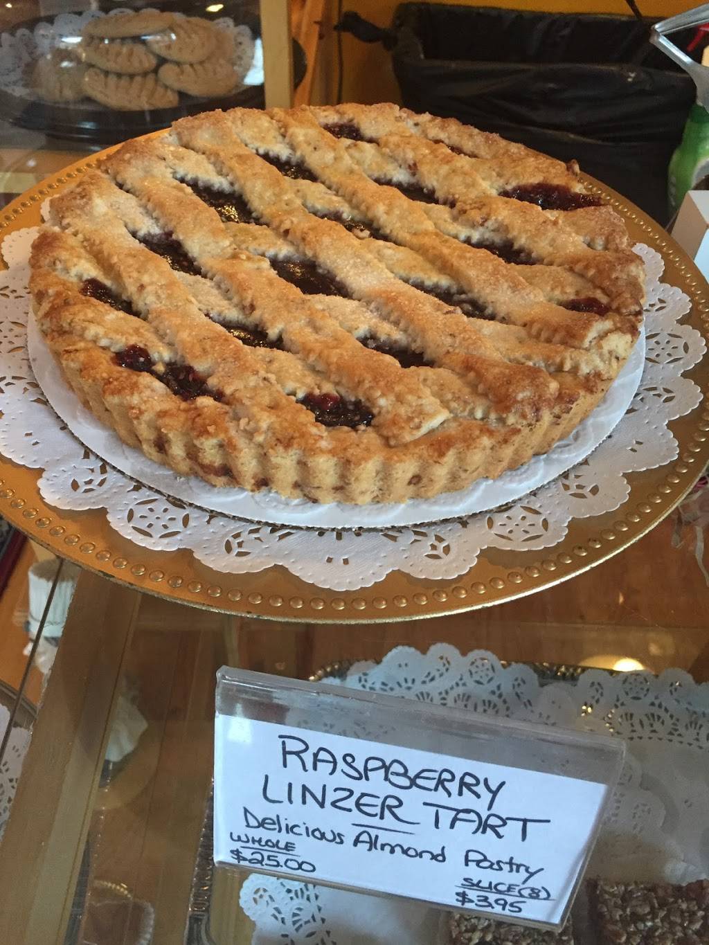 Chestnut Fine Foods & Confections | restaurant | 1012 State St, New Haven, CT 06511, USA | 2037826767 OR +1 203-782-6767