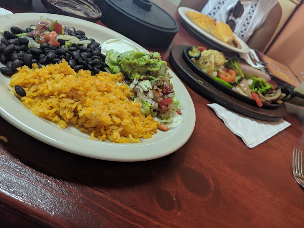 Viva Mexico LLC | restaurant | 82 Rose Ln, Montrose, CO 81401, USA | 9702527479 OR +1 970-252-7479