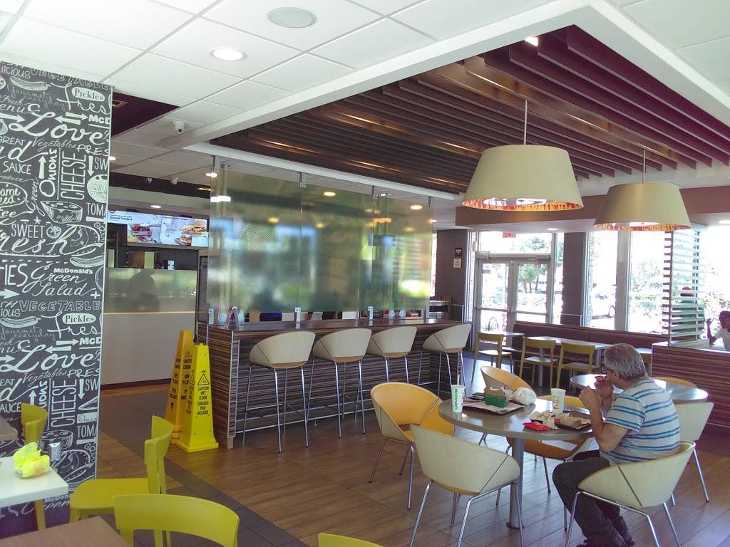 McDonalds | cafe | 1 SW 26th Ave, Pompano Beach, FL 33069, USA | 9549717626 OR +1 954-971-7626