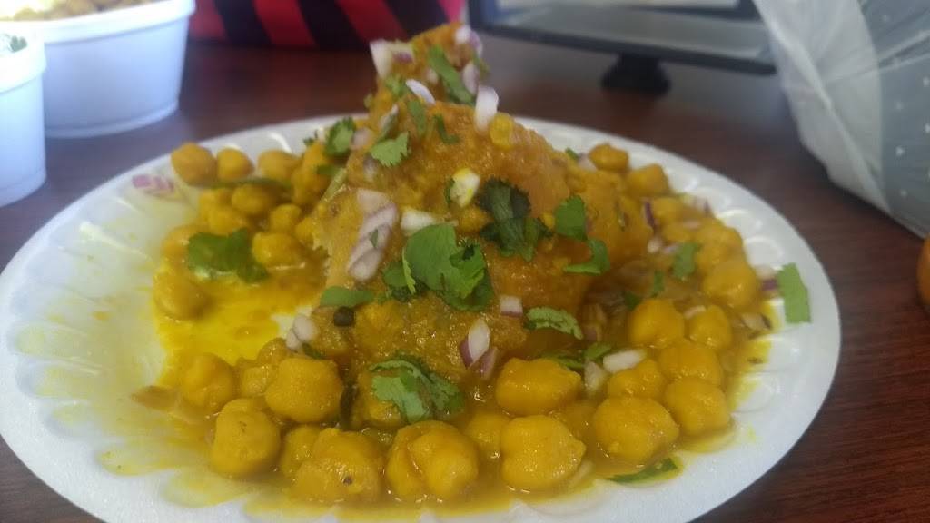 Samosa Hut | restaurant | 7050 N Cedar Ave, Fresno, CA 93720, USA | 5592996400 OR +1 559-299-6400