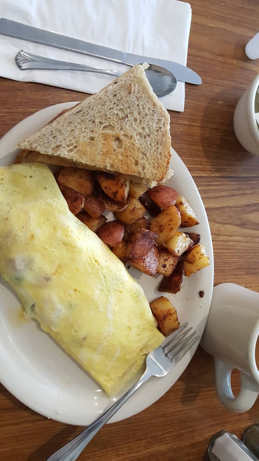 Haymakers Grille | restaurant | 1067 Worcester Rd, Barre, MA 01005, USA | 9782578500 OR +1 978-257-8500