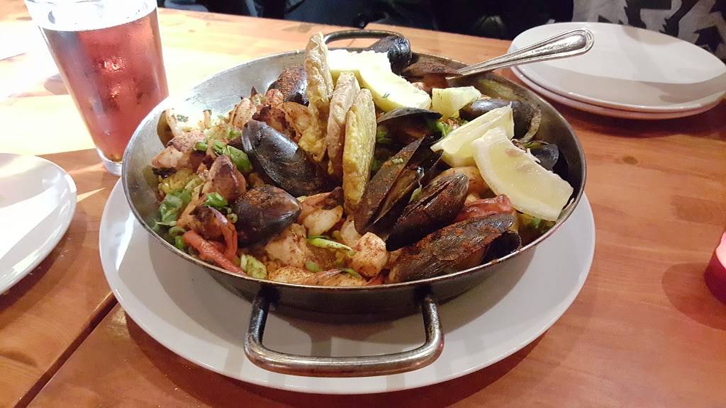 Lolas Lounge | restaurant | 9085 Elk Grove Blvd, Elk Grove, CA 95624, USA | 9166855652 OR +1 916-685-5652