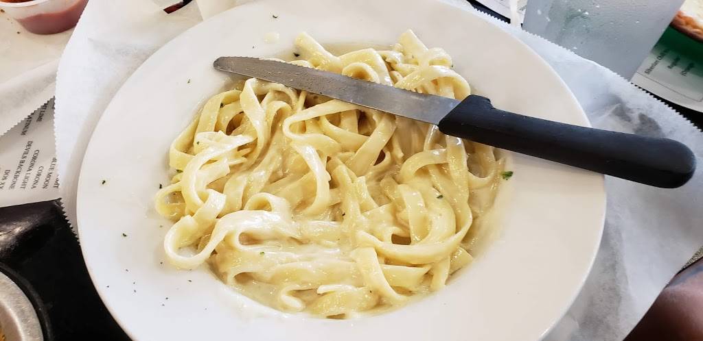 Fosho Italian Sports Grille | restaurant | 916 W Atlantic St, Emporia, VA 23847, USA | 4343481057 OR +1 434-348-1057