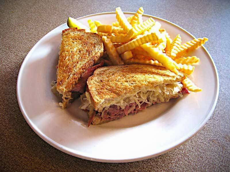 CJs Lakeside Grill | cafe | 21 W Flint St, Lake Orion, MI 48362, USA | 2486938704 OR +1 248-693-8704