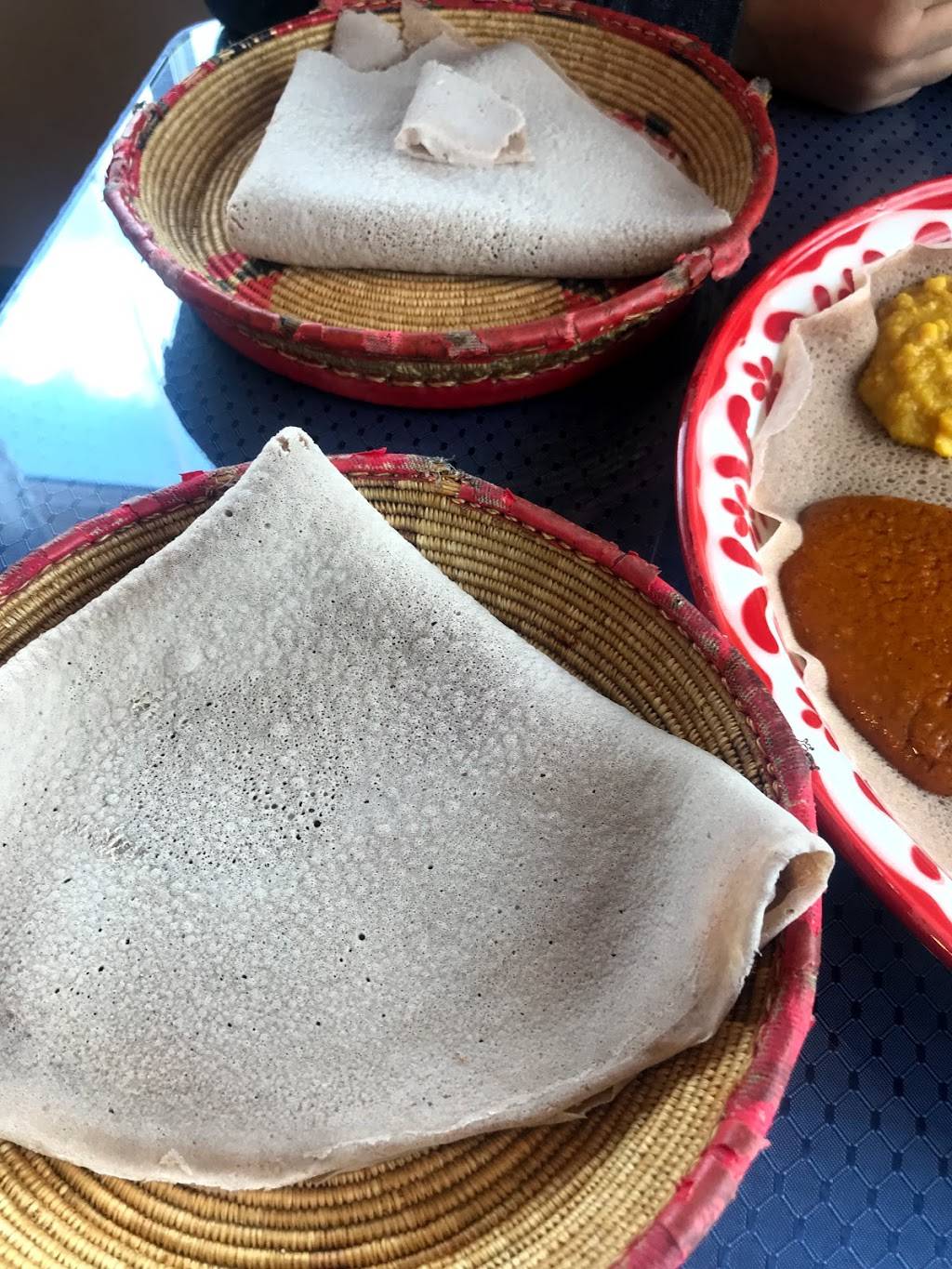 Meskel Restaurant | restaurant | 2605 E Cherry St, Seattle, WA 98122, USA | 2068601724 OR +1 206-860-1724