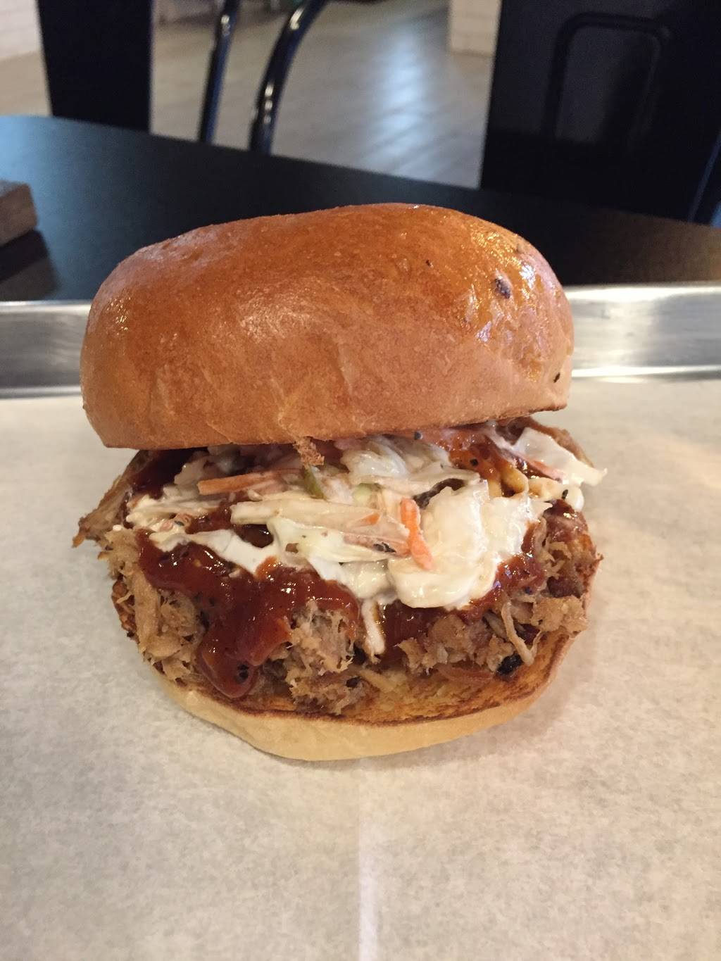 Smoqehouse | restaurant | 1701 Gulf Dr N, Bradenton Beach, FL 34217, USA | 9412425340 OR +1 941-242-5340