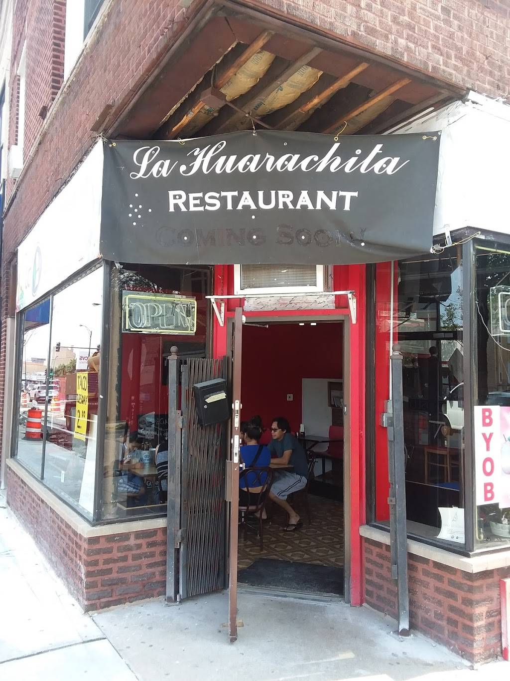 La Huarachita | restaurant | 3334 N Milwaukee Ave, Chicago, IL 60641, USA | 7736471983 OR +1 773-647-1983