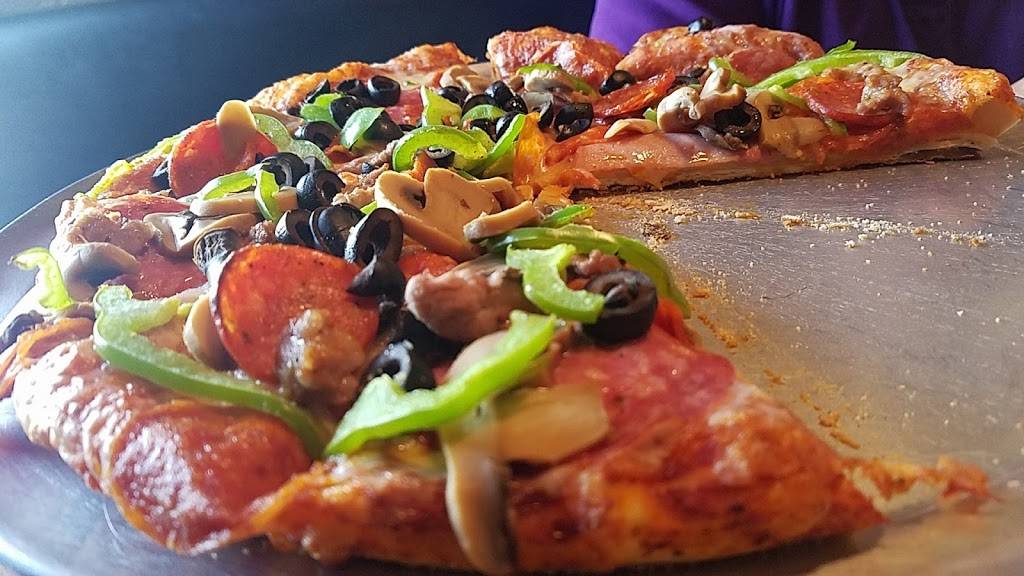 Me-N-Eds Pizzeria | restaurant | 7025 N West Ave, Fresno, CA 93711, USA | 5594360563 OR +1 559-436-0563