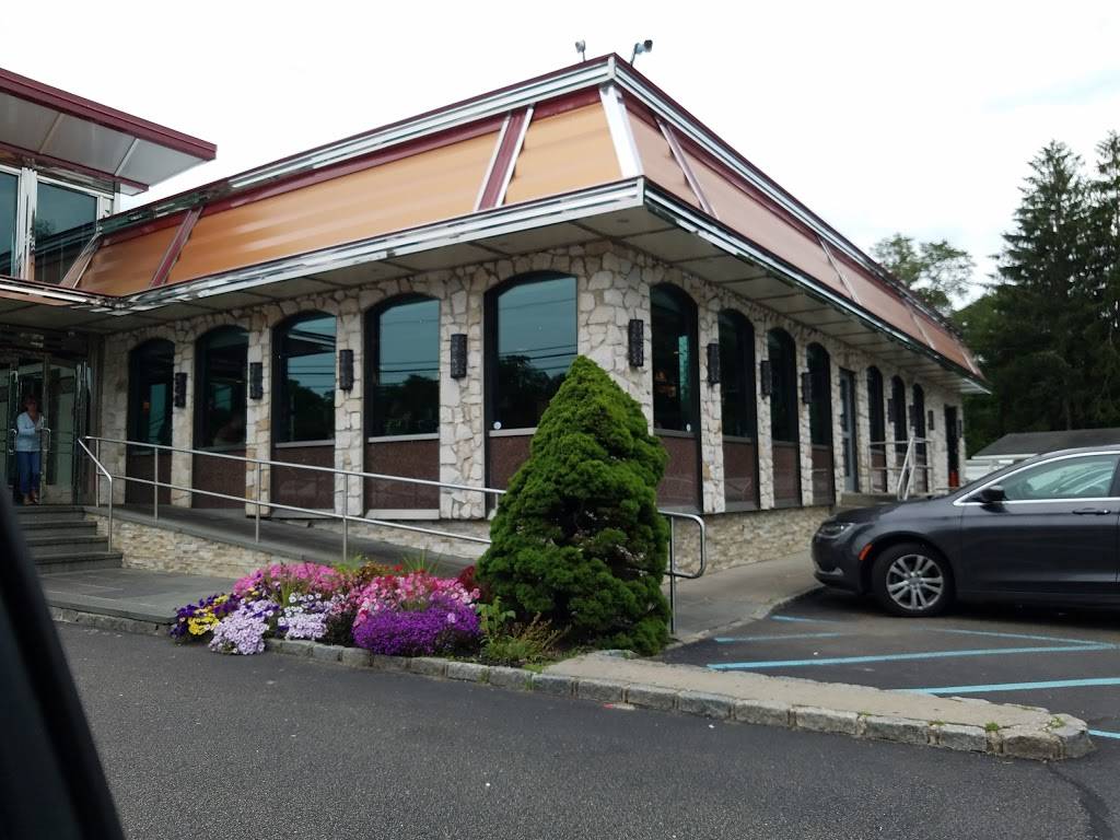 The Moriches Bay Diner & Restaurant | restaurant | 62 Montauk Hwy, Moriches, NY 11955, USA | 6318786827 OR +1 631-878-6827