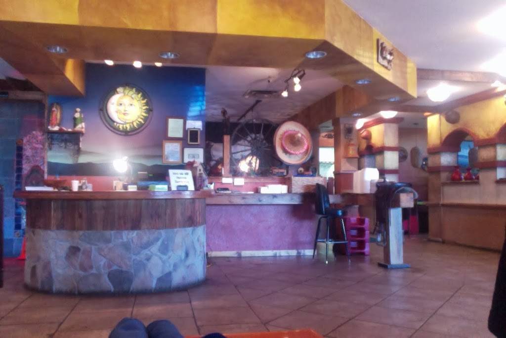 El Carreton Mexican Restaurant | restaurant | 910 E Greenville Pike, Winchester, IN 47394, USA | 7655843124 OR +1 765-584-3124