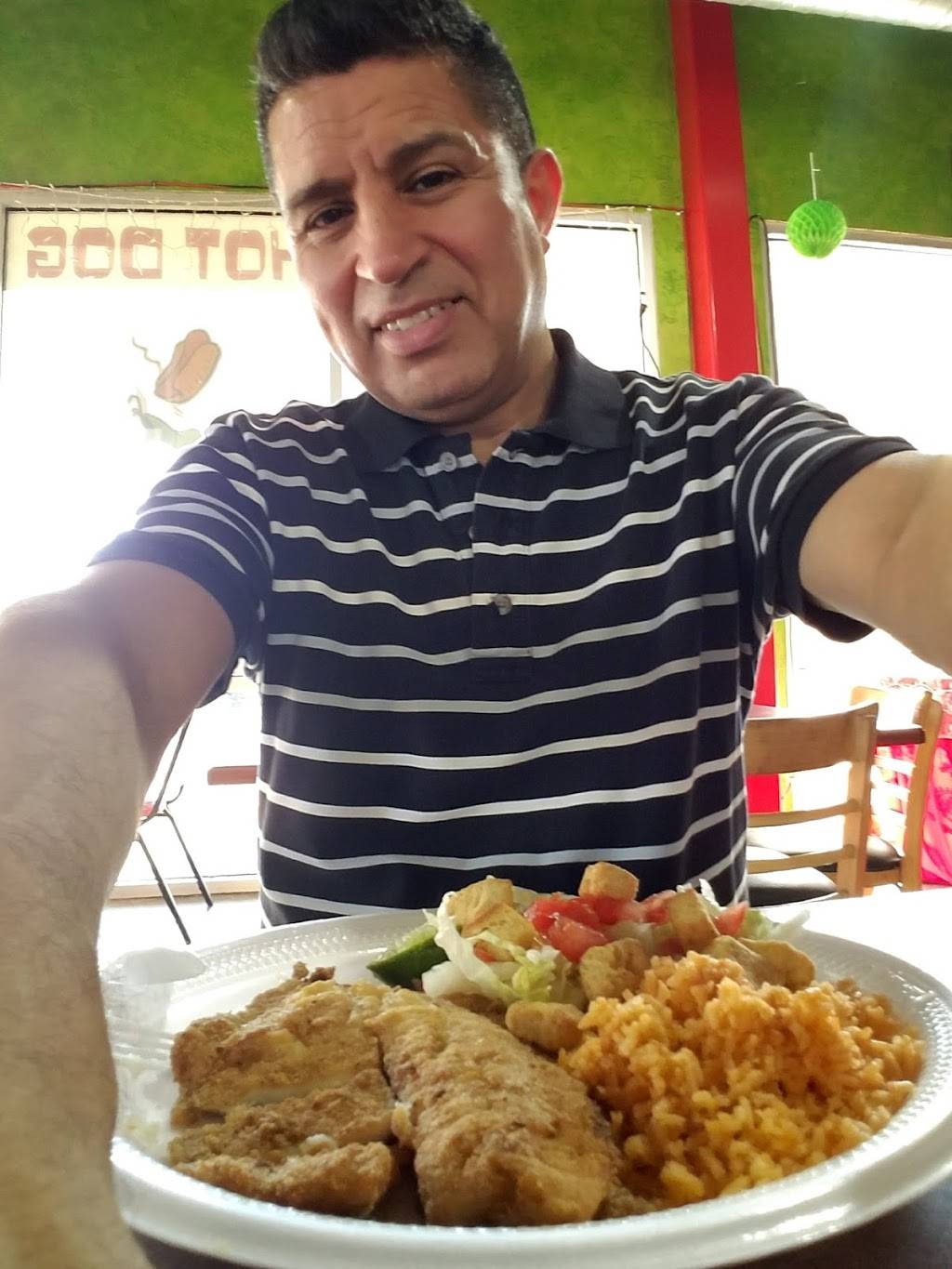 Rizos Cafe | restaurant | 2828C Starlight Rd, Dallas, TX 75220, USA | 2145412030 OR +1 214-541-2030