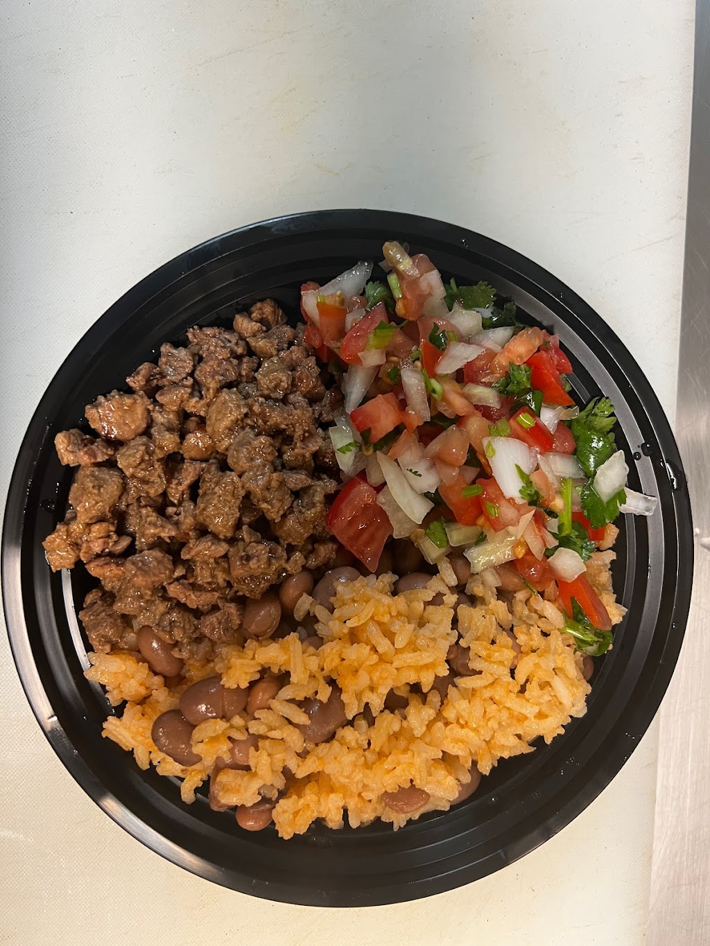 Alvaritos taco sShop | restaurant | 633 N Main St, Belen, NM 87002, USA | 5054922937 OR +1 505-492-2937