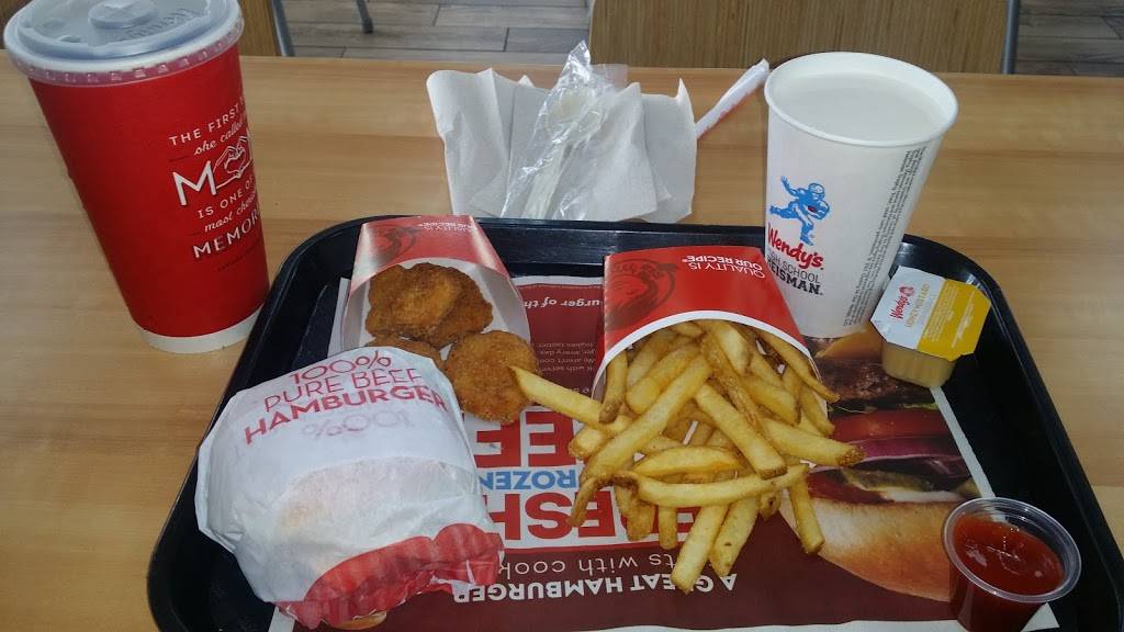 Wendys | restaurant | 7601 Shelbyville Rd, Louisville, KY 40222, USA | 5024124044 OR +1 502-412-4044