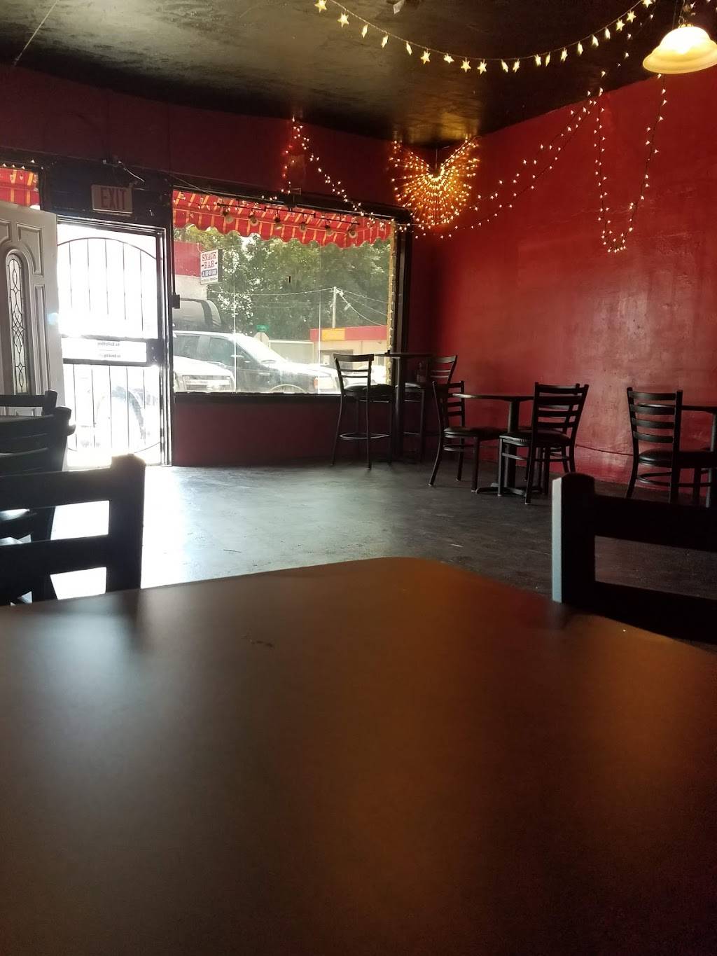 Mama Lous Diner | restaurant | 117 Main St, Charleston, MS 38921, USA | 6626474505 OR +1 662-647-4505