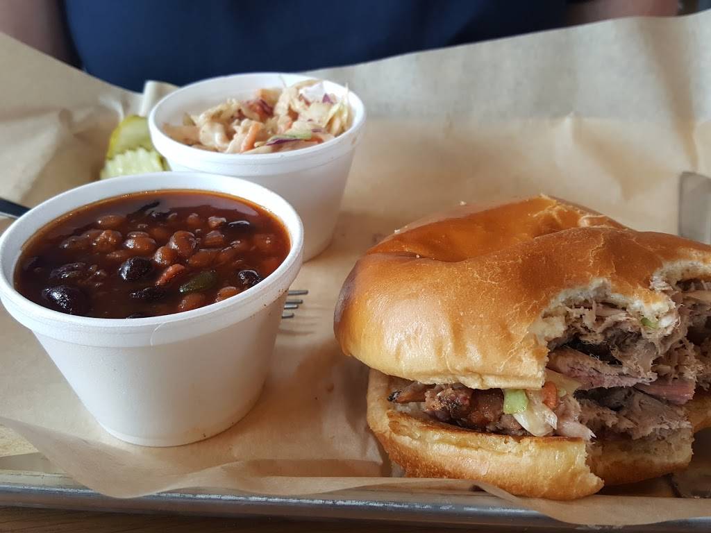 District BBQ | restaurant | 2670 Avenir PL O, Vienna, VA 22180, USA | 7035732370 OR +1 703-573-2370