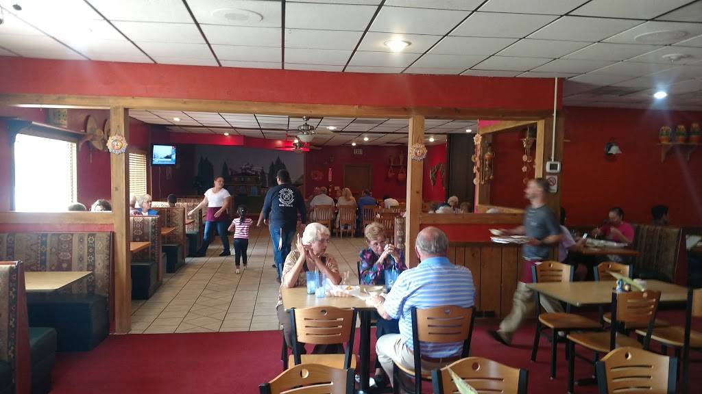 El Potrillo | restaurant | 821 W Main St, Lyons, KS 67554, USA | 6202573000 OR +1 620-257-3000