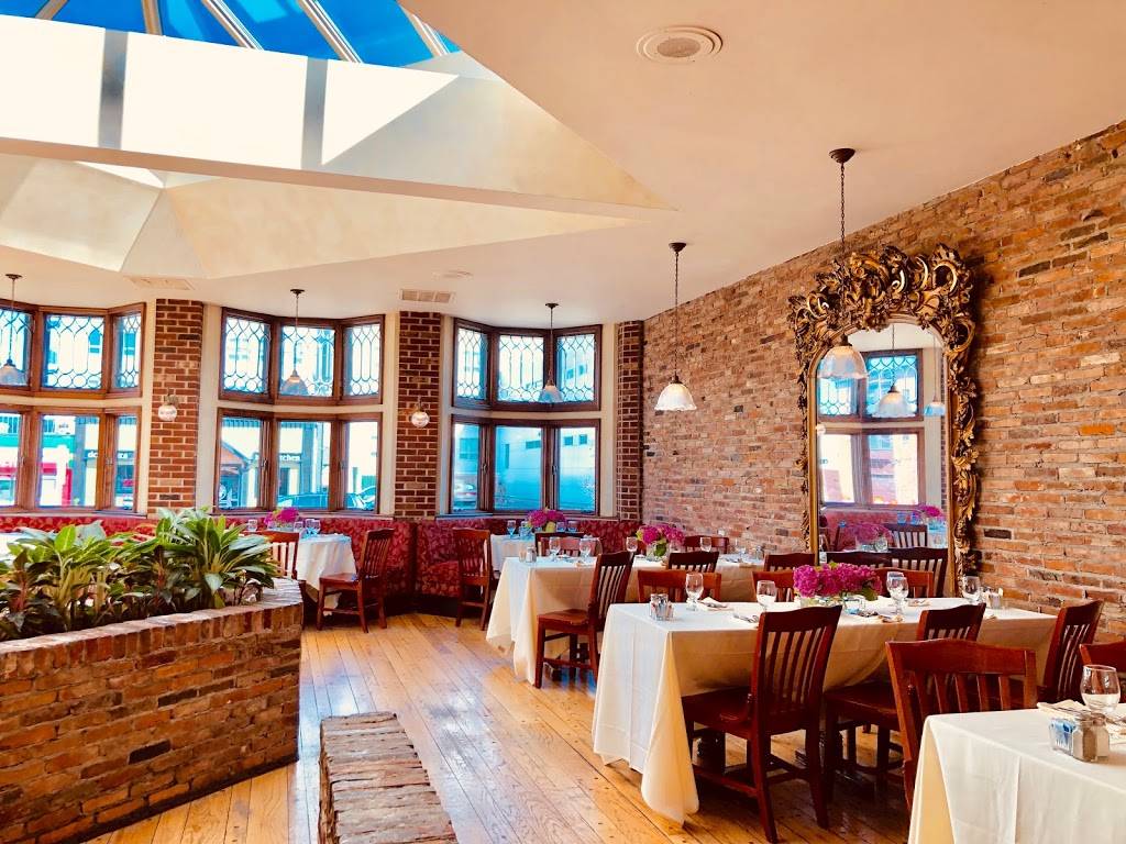 Phoebes Restaurant & Coffee Lounge | meal takeaway | 900 E Genesee St, Syracuse, NY 13244, USA | 3154755154 OR +1 315-475-5154