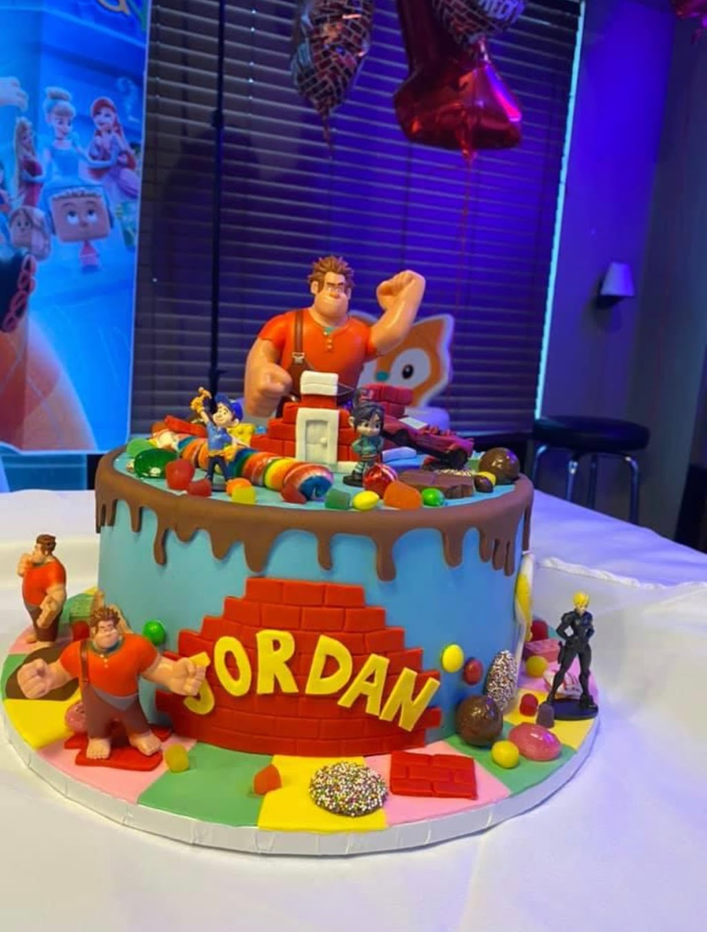 The Avenue Tavern & Grille | restaurant | 4041 Pleasant Ave, Hamilton, OH 45015, USA | 5138575959 OR +1 513-857-5959