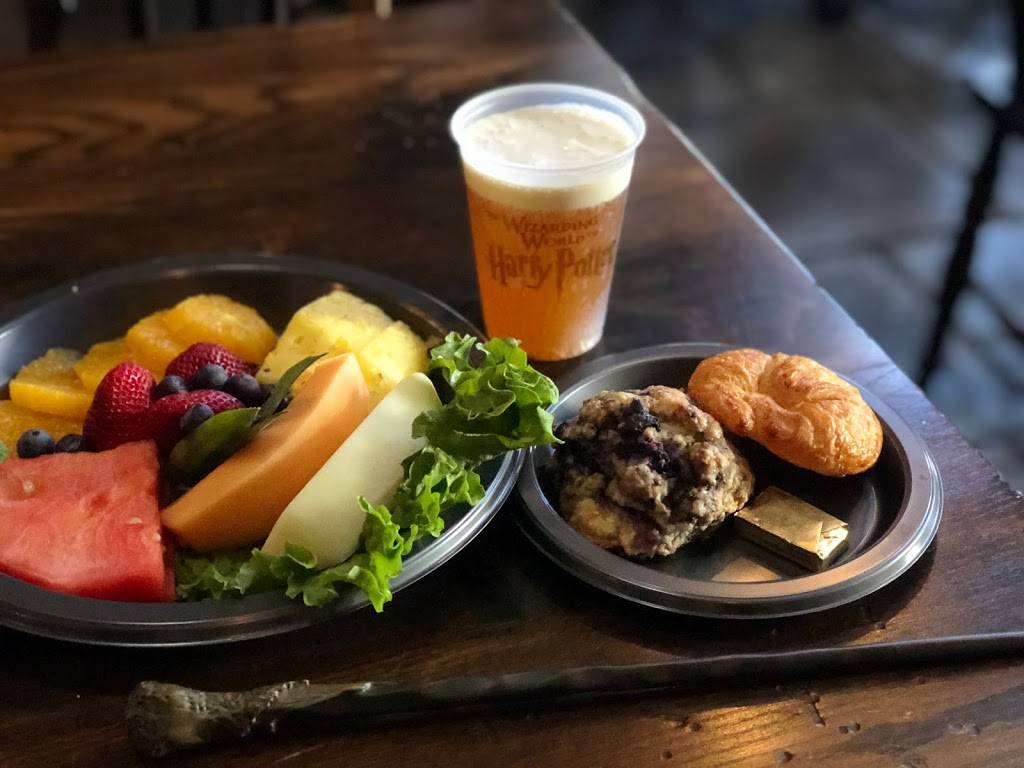 Leaky Cauldron | restaurant | 6000 Universal Blvd, Orlando, FL 32819, USA | 4073638000 OR +1 407-363-8000