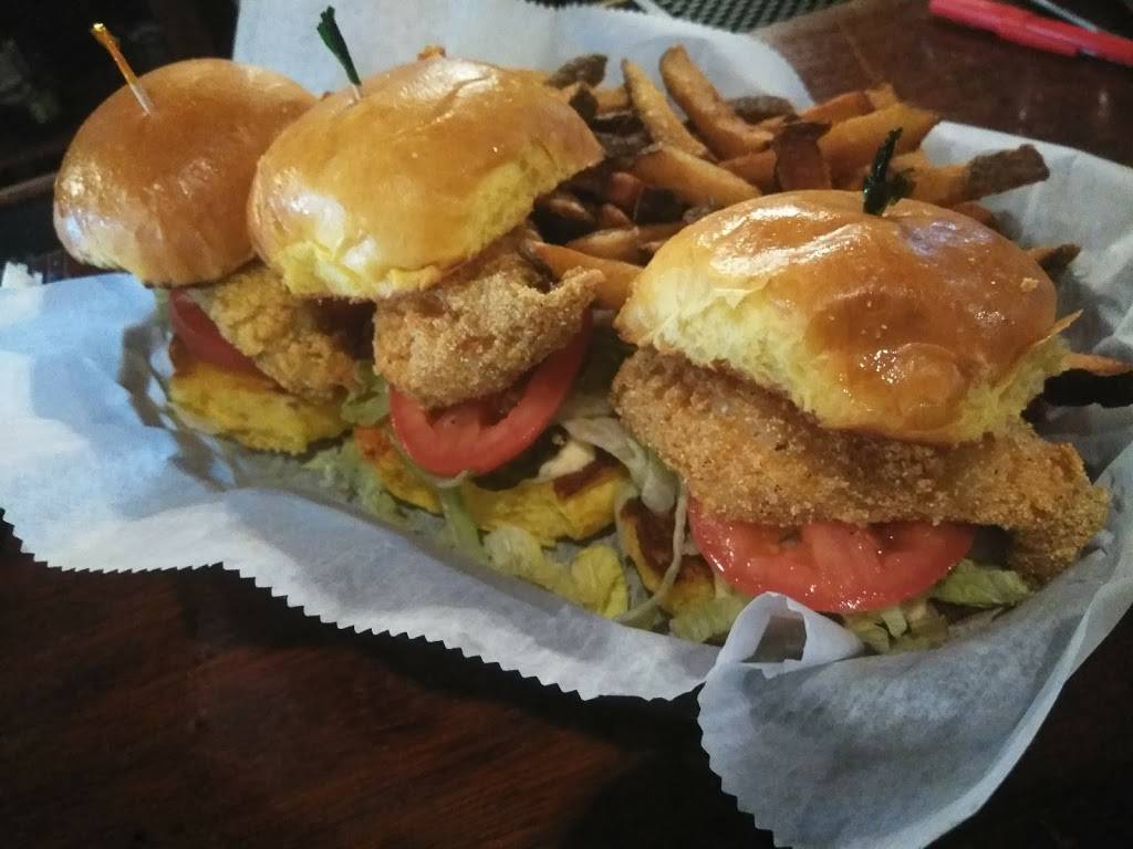 Racquets Downtown Grill | restaurant | 446 W Western Ave, Muskegon, MI 49440, USA | 2317264007 OR +1 231-726-4007