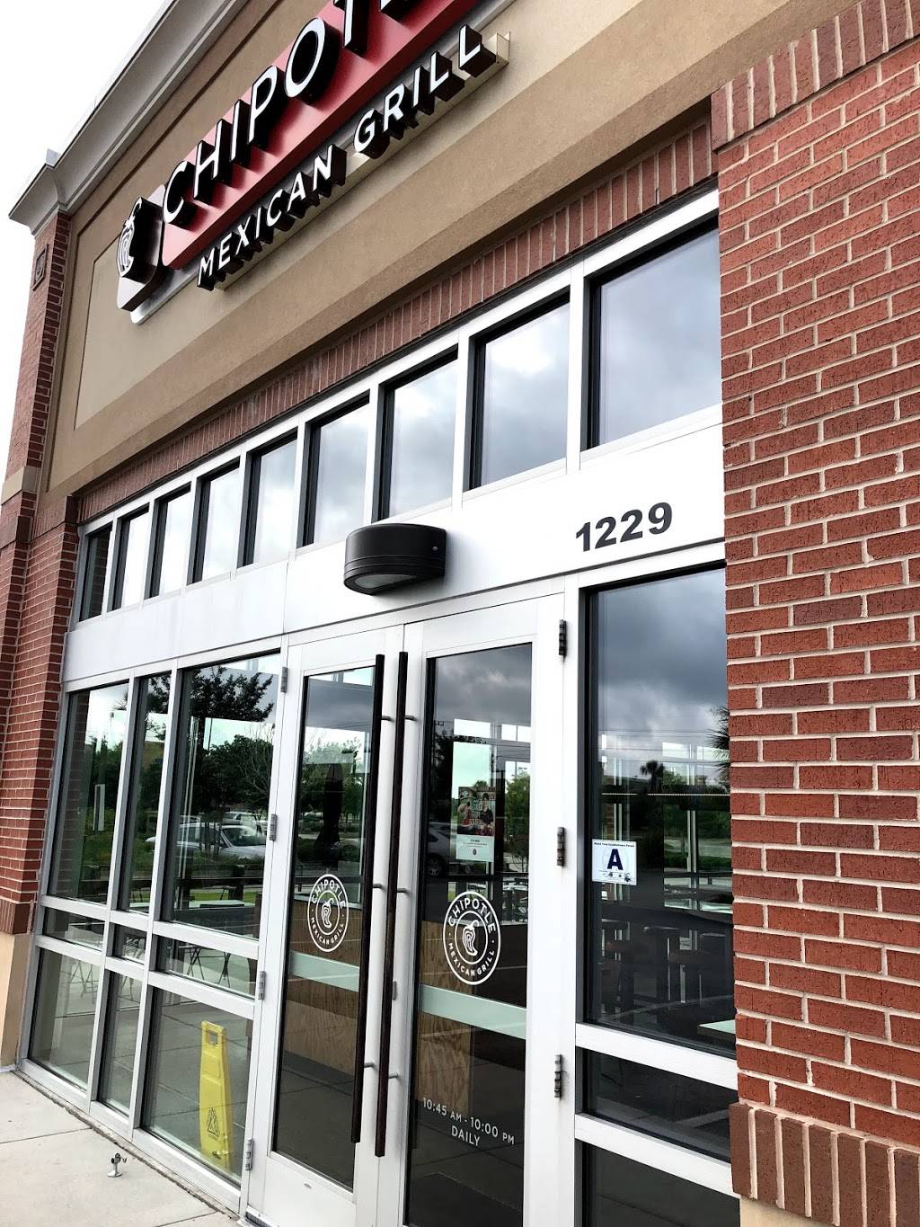 Chipotle Mexican Grill | restaurant | 1229 N Retail Ct, Myrtle Beach, SC 29577, USA | 8434434300 OR +1 843-443-4300