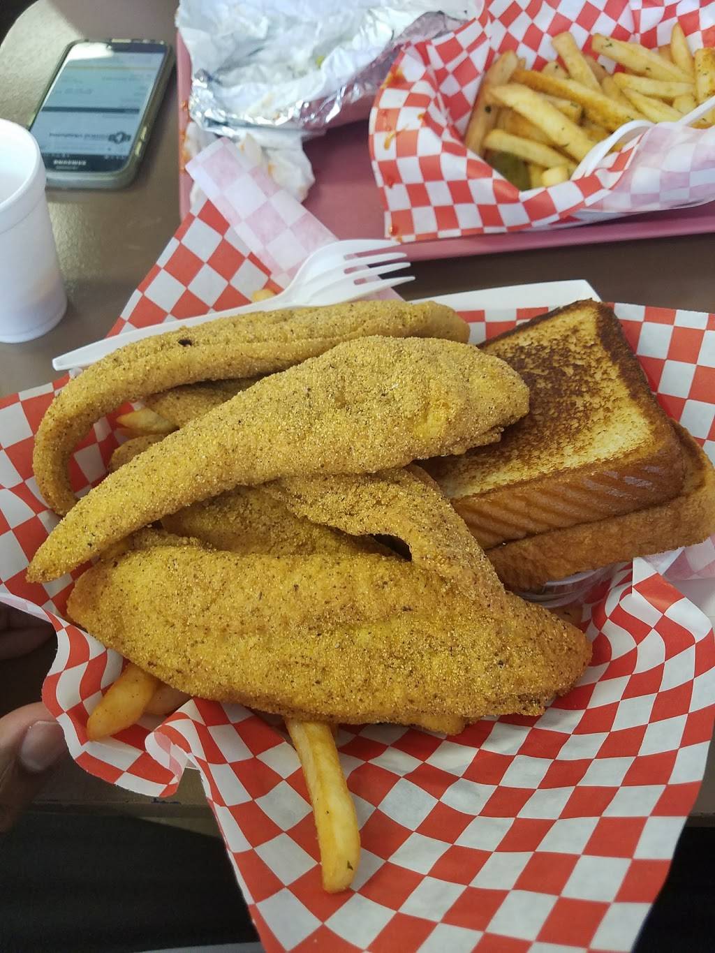 Snappy Catfish | restaurant | 3534 N Hampton Rd, Dallas, TX 75212, USA | 2148193862 OR +1 214-819-3862