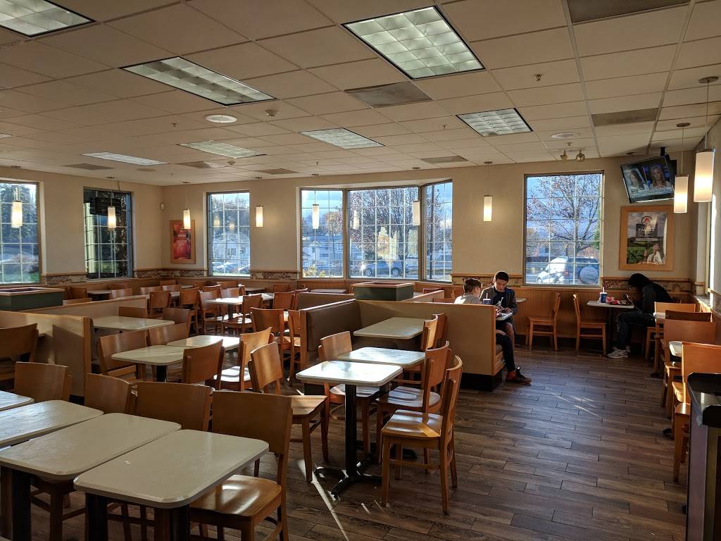 Wendys | restaurant | 320 NY-59, Airmont, NY 10901, USA | 8453698500 OR +1 845-369-8500