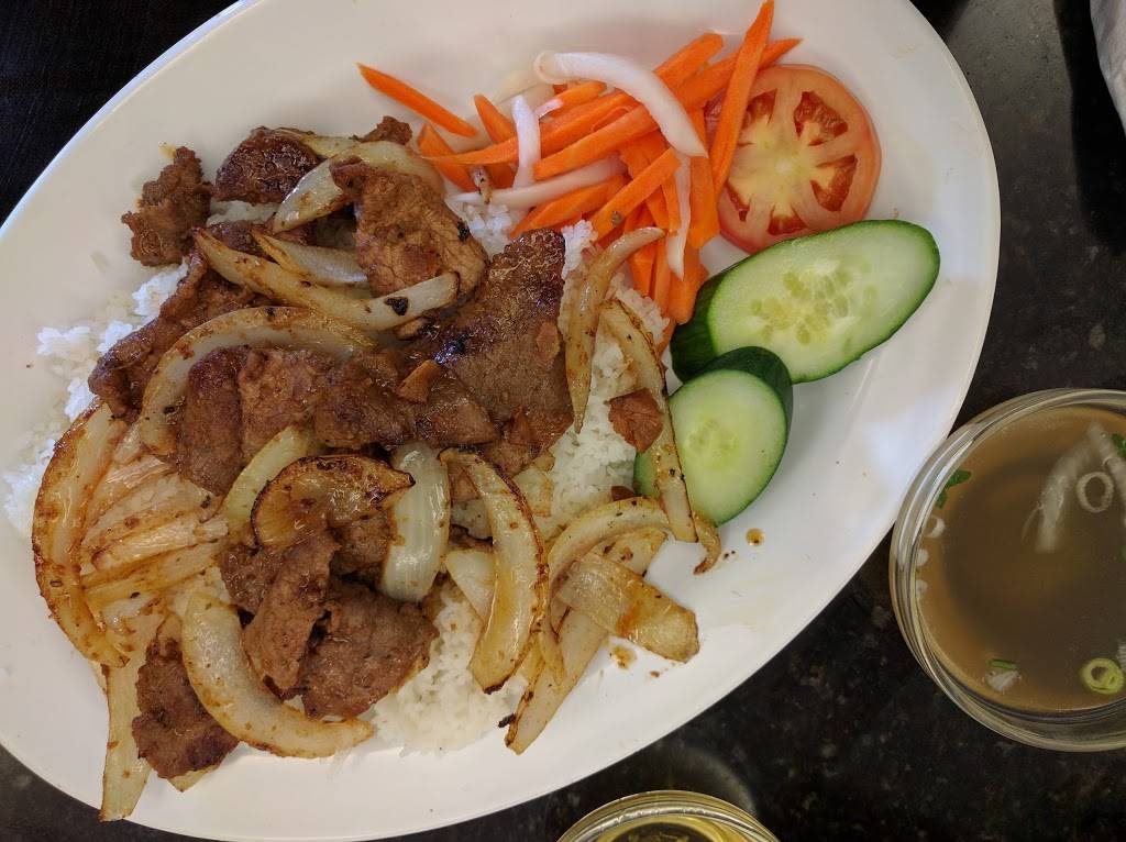 Pho Dau Bo Restaurant | restaurant | 2437 Finch Ave W #4, North York, ON M9M 2E7, Canada | 4167499943 OR +1 416-749-9943