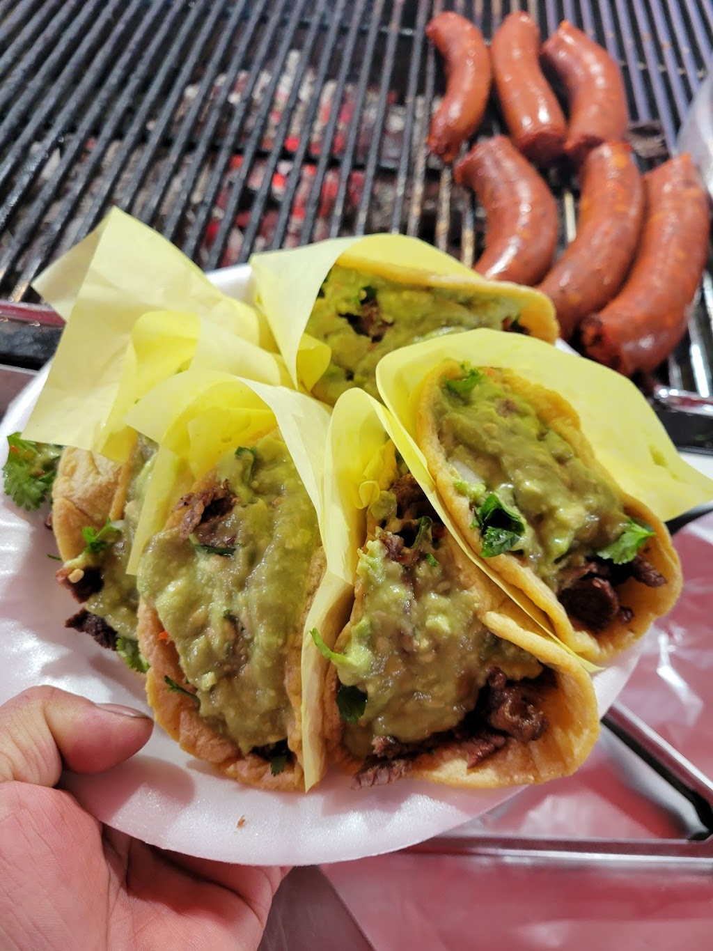 Tacos de birria el pariente | restaurant | 901 Panorama Dr, Bakersfield, CA 93305, USA | 3238051754 OR +1 323-805-1754