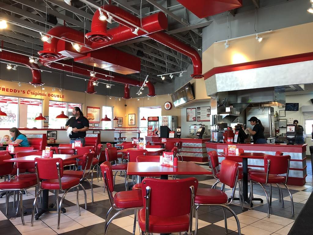 Freddys Frozen Custard & Steakburgers | restaurant | 1146 Draper Pkwy, Draper, UT 84020, USA | 8015715252 OR +1 801-571-5252