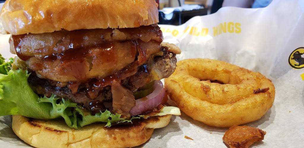 Buffalo Wild Wings | restaurant | 480 Memorial Dr, Chicopee, MA 01020, USA | 4133315041 OR +1 413-331-5041