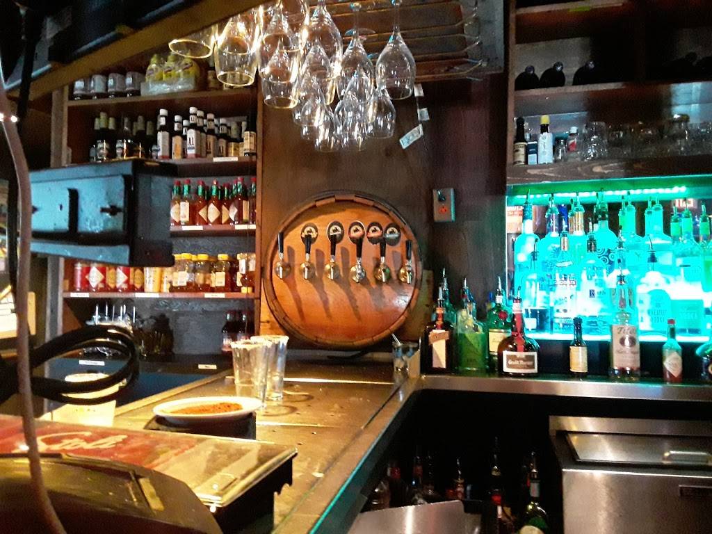 Calhouns on Pellissippi Parkway | restaurant | 10020 Kingston Pike, Knoxville, TN 37922, USA | 8656733444 OR +1 865-673-3444